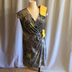 Sunflower sundress in size large petite by APT.9